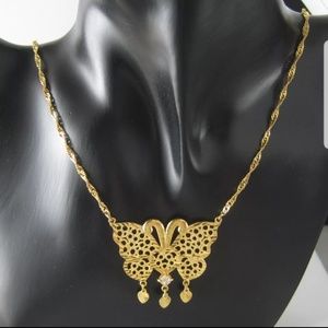 Nwot Butterfly necklace